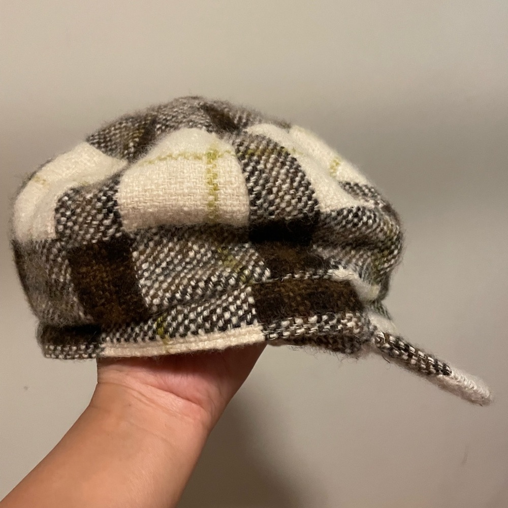 Authentic Burberry winter hat beret